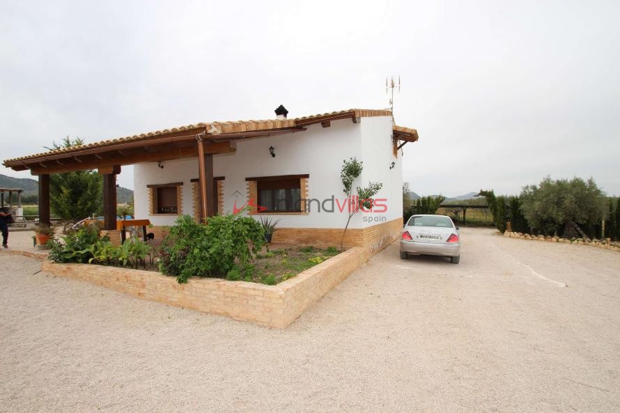 Country villa with wood beams in Inland Villas Spain