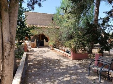 3 Bed 2 Bath Country House 