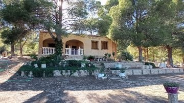 Traditionele Spaanse villa in Yecla