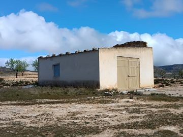 11,000 m2 Plot with a 75 m2 warehouse.