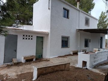 Country house with Pool in Yecla