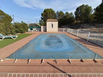 3 Bed villa with pool in Yecla - Inland Villas Spain