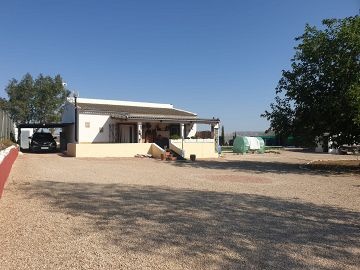 Villa met 2 slaapkamers in nationaal park met 18.000 m2 grond - Inland Villas Spain