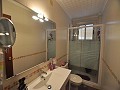 Enorme apartamento de 4 dormitorios y 2 baños en Salinas in Inland Villas Spain