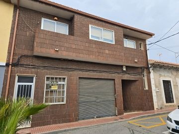 4-Bett-Apartment plus Gewerbefläche darunter - Inland Villas Spain