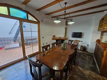 4 Bedroom modern townhouse with large garage and courtyard on the edge of town - Inland Villas Spain