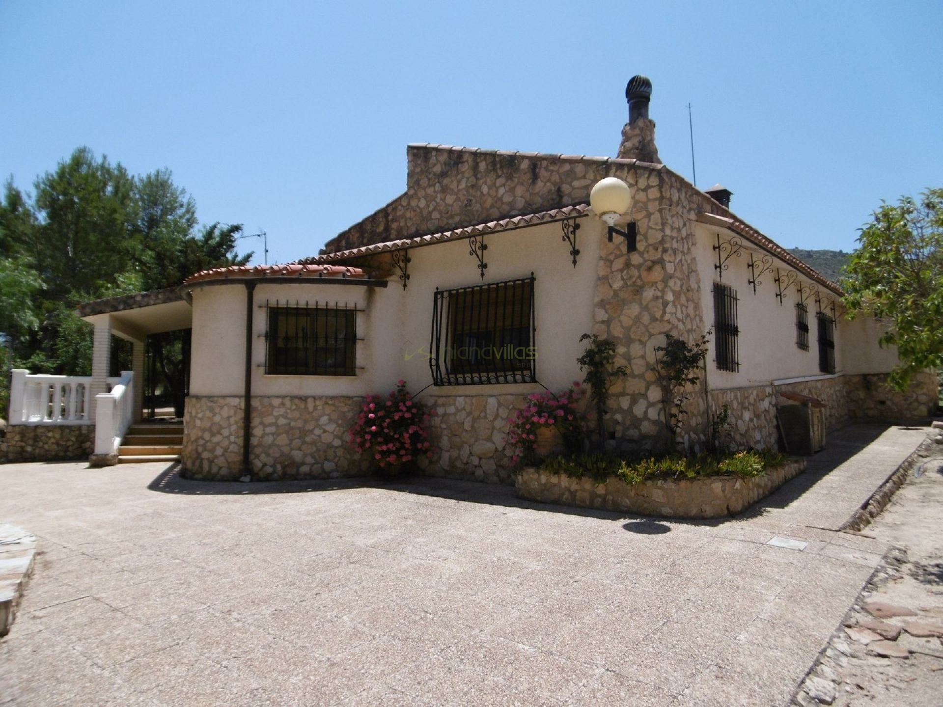 5 Bed Villa with Pool & Garage  - Inland Villas Spain