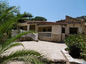 5 Bed Villa with Pool & Garage  - Inland Villas Spain