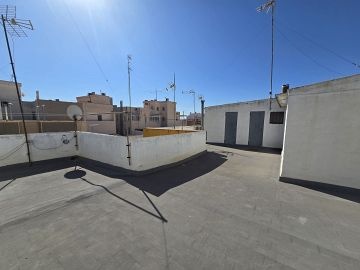 4 Bedroom 1st floor apartment with lift, storage and central location - Inland Villas Spain