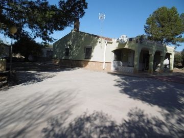 3 Bed Villa with Large Pool