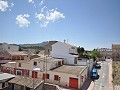 Amplia casa de pueblo con excelentes perspectivas comerciales in Inland Villas Spain