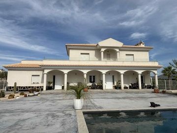 Resale: Lovely quality build with casita and pool in Sax - Inland Villas Spain