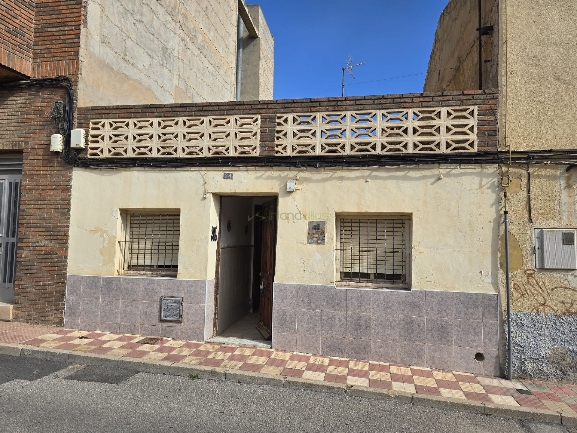 Reformation project/land in Sax - Inland Villas Spain