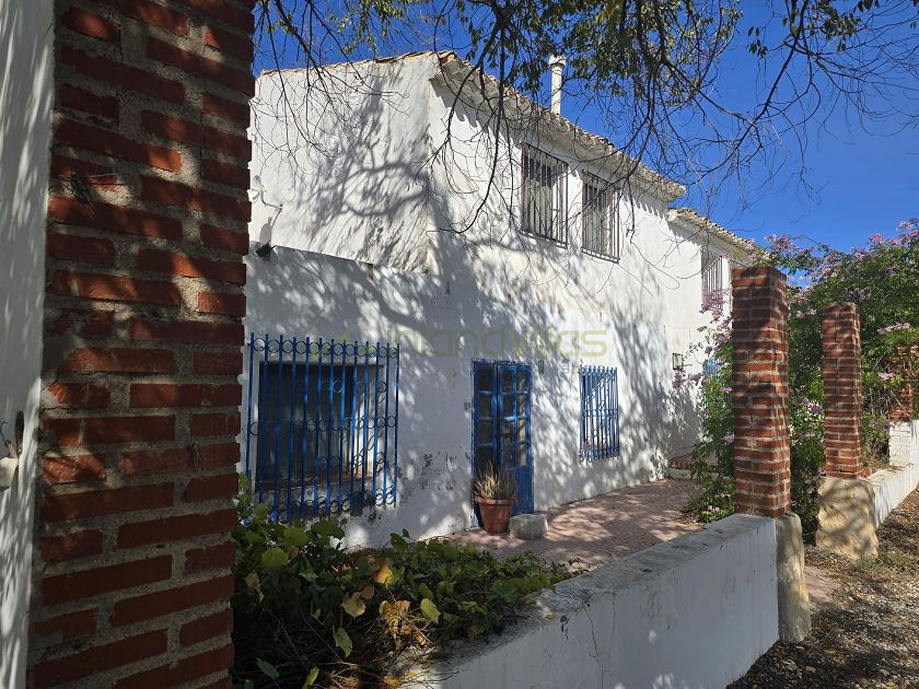 Large country house for reform - quiet rural location - Inland Villas Spain