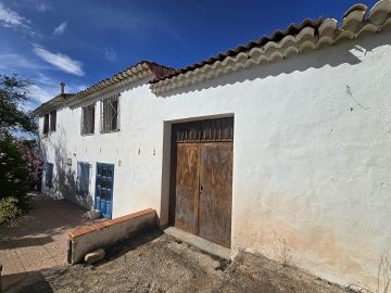 Large country house for reform - quiet rural location - Inland Villas Spain