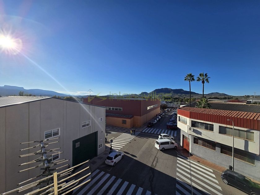 Nicely appointed 4 Bedroom apartment in Sax (2nd floor without lift) - Inland Villas Spain