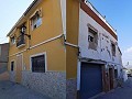 Twee herenhuizen - 1 volledig gerenoveerd en 1 grotendeels gerenoveerd - B&B of investeringspotentieel in Inland Villas Spain