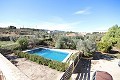 Vrijstaande villa in Monovar met twee gastenverblijven en een zwembad in Inland Villas Spain
