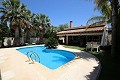 Große Villa mit Pool und Garten in Inland Villas Spain