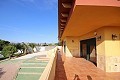 Gran chalet independiente con piscina cerca del pueblo en Elda-Petrer in Inland Villas Spain