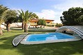 Grande villa individuelle avec piscine proche de la ville à Elda-Petrer in Inland Villas Spain