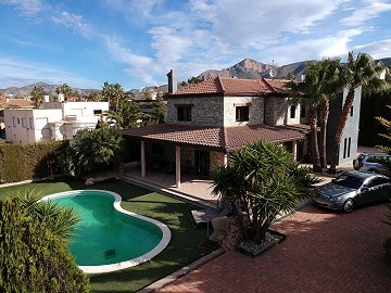 Grote luxe vrijstaande villa Loma Bada, Alicante