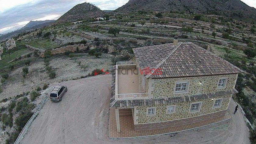 Beautiful renovated 5 Bed Villa on large plot in Inland Villas Spain