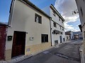 Preciosa casa de pueblo con terraza en la azotea in Inland Villas Spain