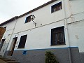 Preciosa casa adosada de 4 dormitorios en el centro de Ayora in Inland Villas Spain