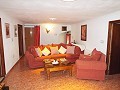 Preciosa casa adosada de 4 dormitorios en el centro de Ayora in Inland Villas Spain
