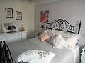 Mooi herenhuis met 4 slaapkamers in het centrum van Ayora in Inland Villas Spain