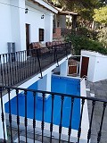 Freistehendes Landhaus mit Pool in Stadtnähe in Inland Villas Spain