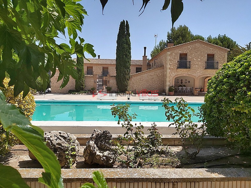 Mooie ruime finca met 9 slaapkamers, 3 badkamers en groot zwembad in Inland Villas Spain