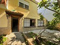 Casa adosada de 5 dormitorios y 2 baños que necesita reforma in Inland Villas Spain