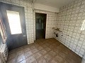 Herenhuis met 5 slaapkamers en 2 badkamers dat moet worden gerenoveerd in Inland Villas Spain