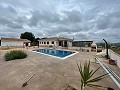Hermosa villa Pinoso alquiler a corto plazo para comprar posible in Inland Villas Spain