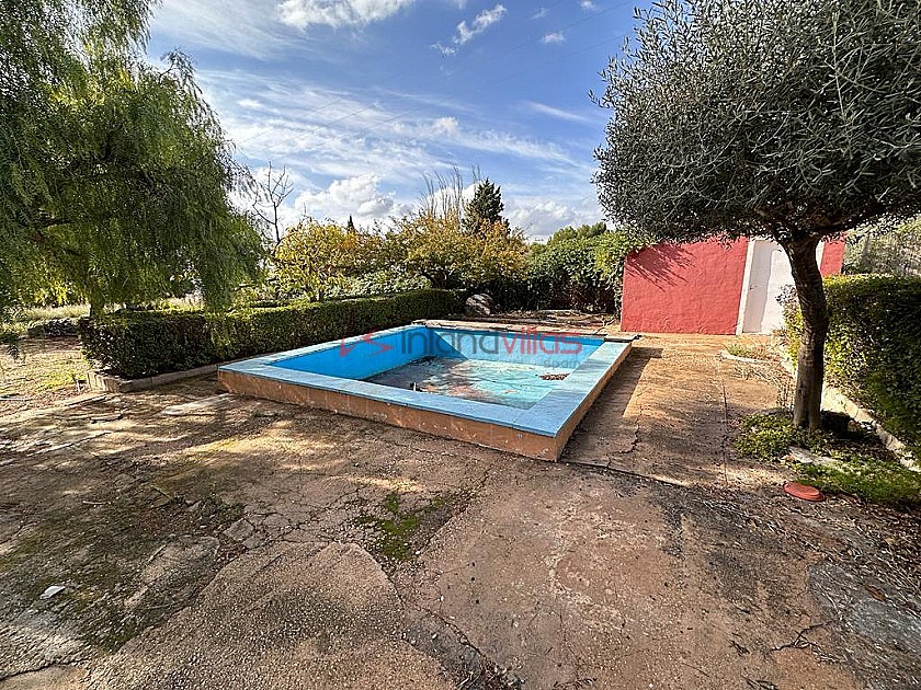 4-Bett-Villa mit zwei Pools und Tennisplatz in Inland Villas Spain