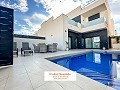 3 slaapkamers en 3 badkamers met privézwembad in Inland Villas Spain