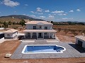 Villa neuve 195m2 avec piscine et terrain in Inland Villas Spain