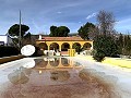 3 Bed Villa with large Pool, Solarium & garage in Inland Villas Spain