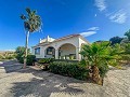 Prachtige moderne villa in L'Alcoraia 18 minuten naar het strand in Inland Villas Spain