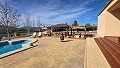 Magnifique villa moderne avec vue imprenable, piscine, garage et espace barbecue ultramoderne à 3 km de Sax. in Inland Villas Spain