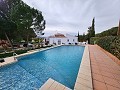 Gemoderniseerde villa met zwembad, garage en gastenverblijf in Inland Villas Spain