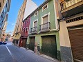 Amplia casa con garajes para reformar en el centro de Villena in Inland Villas Spain