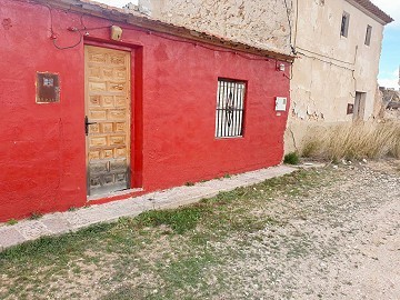 Perfect country house to renovate in Jumilla
