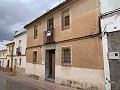 Large Townhouse with Courtyard and Garage in Inland Villas Spain