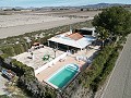 Jolie maison de 2 chambres avec piscine, eau de ville et énergie solaire in Inland Villas Spain