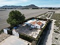 Mooi huis met 2 slaapkamers, zwembad, leidingwater en zonne-energie in Inland Villas Spain