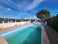 Preciosa casa de 2 dormitorios con piscina, agua corriente y energía solar. in Inland Villas Spain