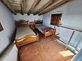 Landhaus mit 5 Schlafzimmern und 1 Bad in Caudete in Inland Villas Spain